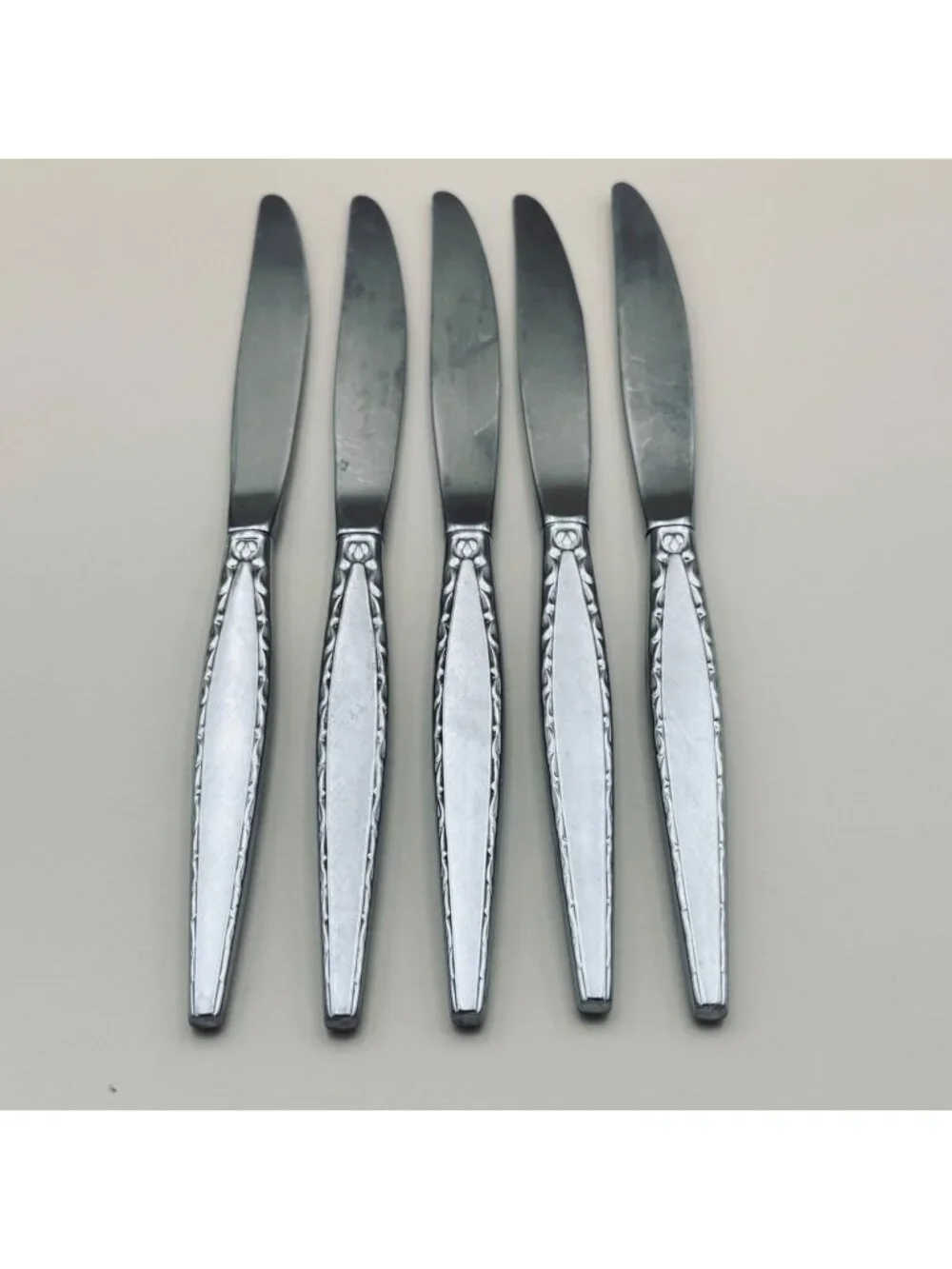 5 Oneida Community VENETIA Dinner Knives Stainless Flatware Retired